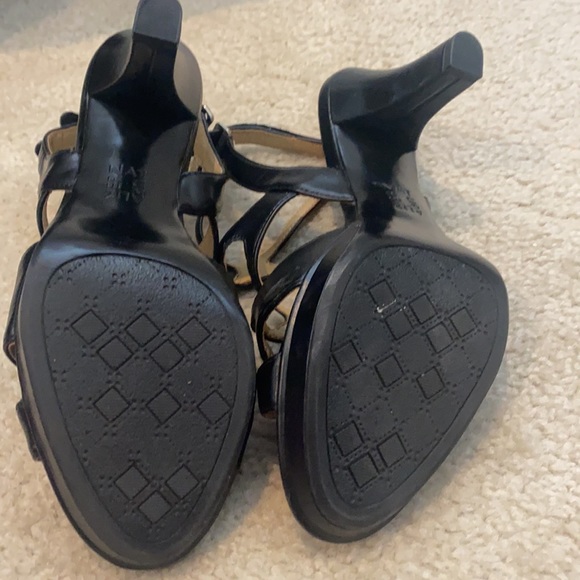 Black Naturalizer Heels - Picture 3 of 3